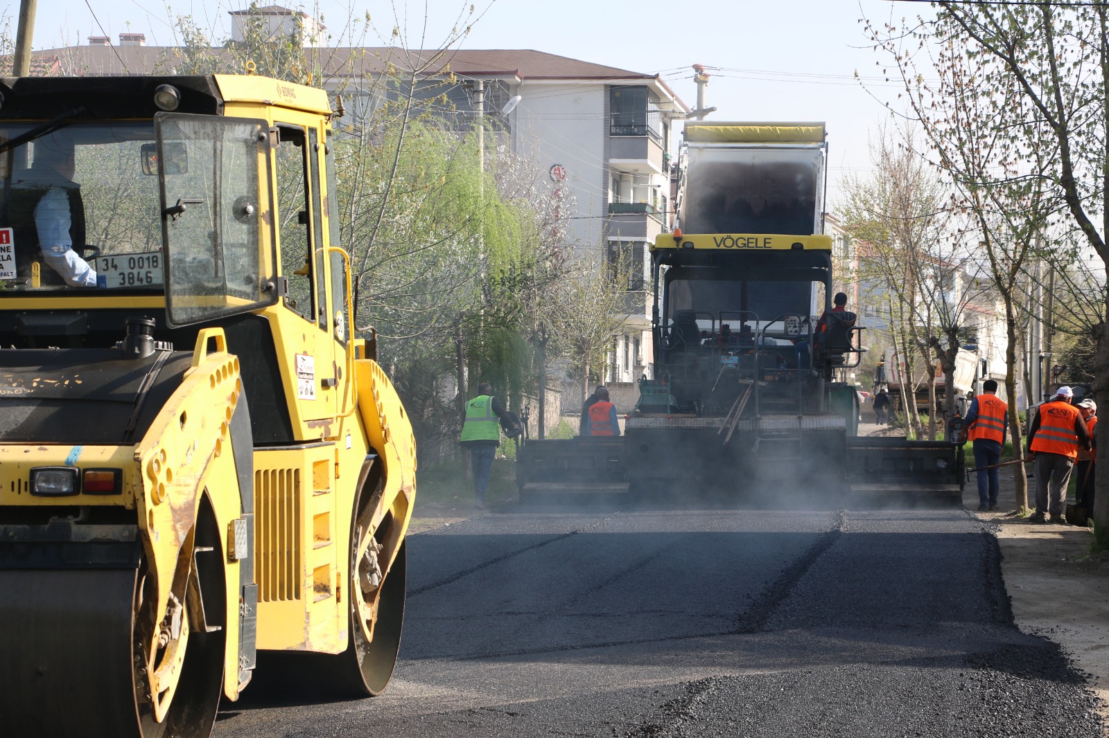 HENDEK’TE 4 SOKAK DAHA SICAK ASFALTLA YENİLENDİ